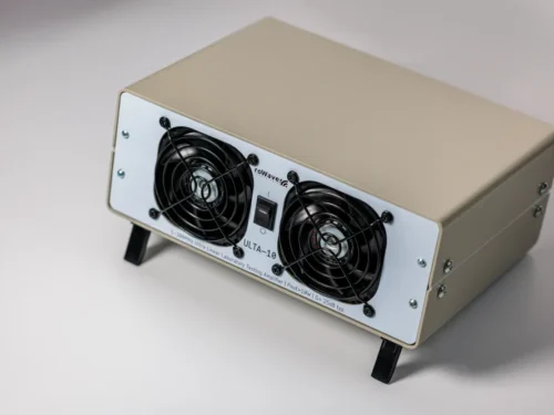 ULTA-10R3 side top view ULTA-10 | 0.25 ÷ 220MHz Ultra Linear Laboratory Amplifier